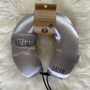 Brand new Rae Dunn 3pc travel pillow set